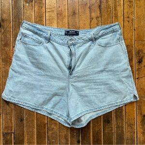 hollister ultra high rise 90s straight short